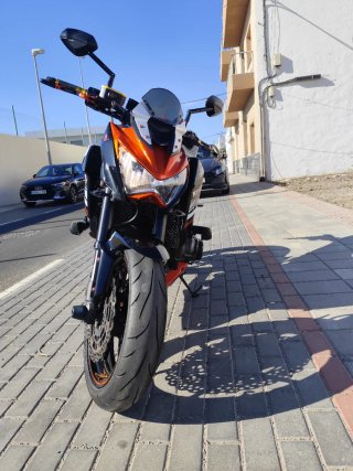 Kawasaki Z800 full