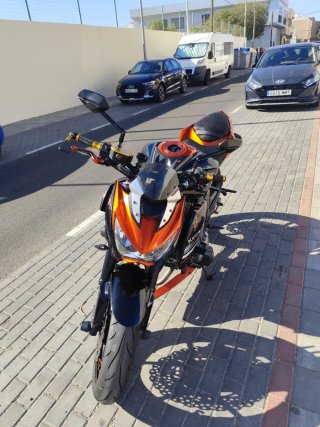Kawasaki Z800 full
