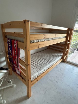 Cama litera de madera