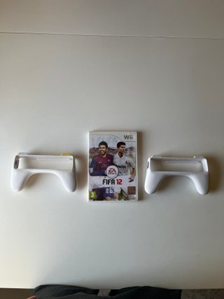 FIFA 12 Wii + 2 mandos clásicos