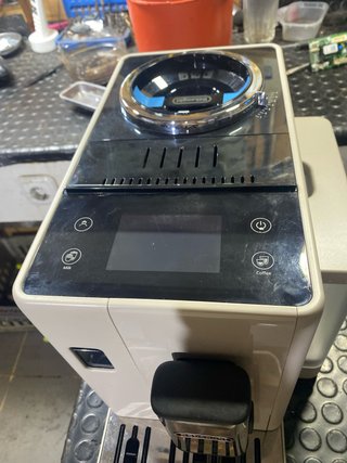 Cafetera Superautomática DeLonghi Rivelia