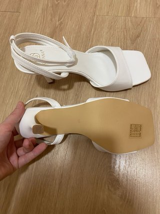 Sandalias blancas tacón, talla 39