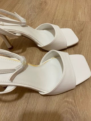 Sandalias blancas tacón, talla 39