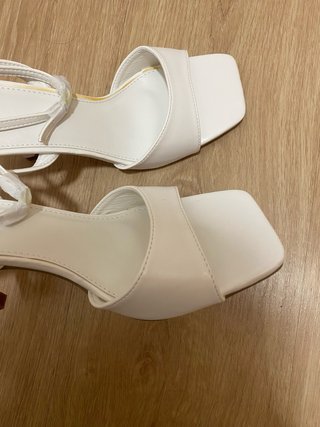 Sandalias blancas tacón, talla 39