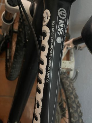 Bicicleta Montaña Negra cuadro de carbono