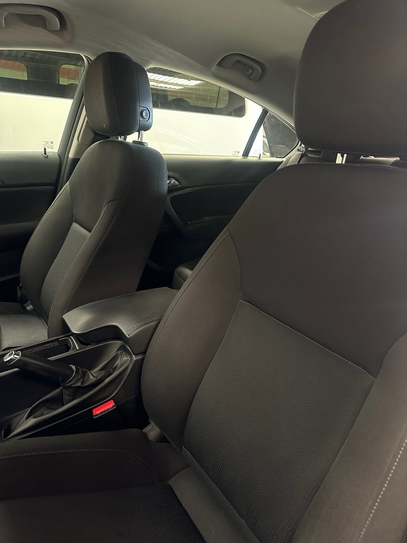 Opel Insignia 2013, foto 12