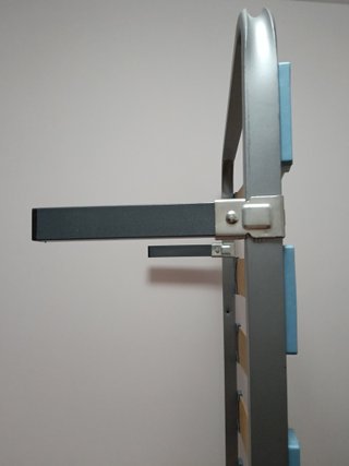Somier de madera y metal con patas