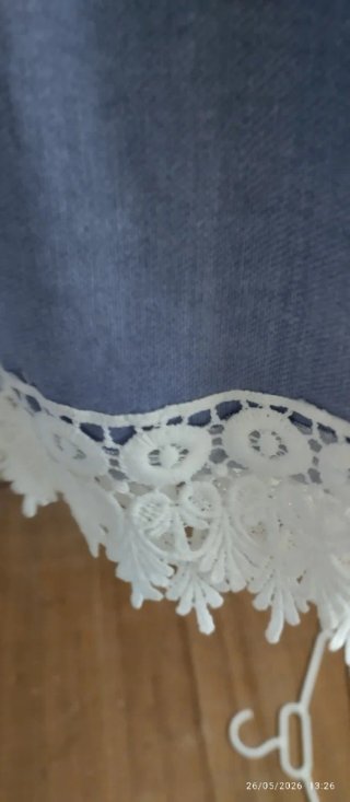 Blusa de tirantes con encaje