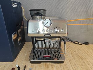 De'Longhi La Specialista Arte EC9155.W, Cafetera