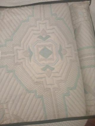 Colcha de piqué sin estrenar para cama de 1,35