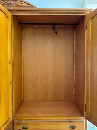 Armario de madera de pino 4 puertas