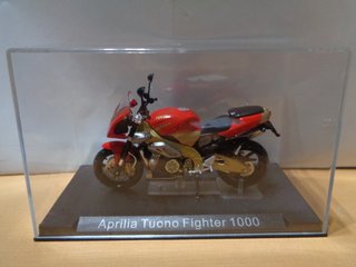 Aprilia Tuono Fighter 1000 (1/24)
