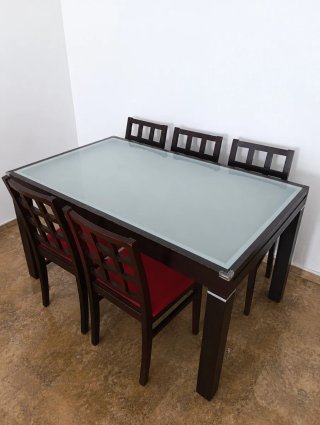 Mesa comedor y 6 sillas