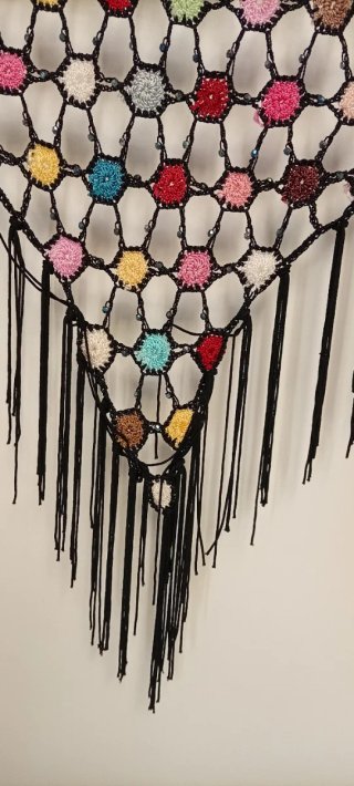 CHAT TRIANGULAR DE CROCHET HECHO A MANO