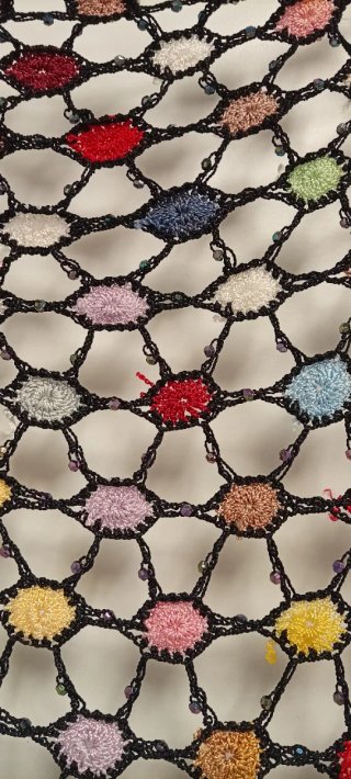 CHAT TRIANGULAR DE CROCHET HECHO A MANO