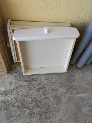 Mesa de cocina blanca robusta