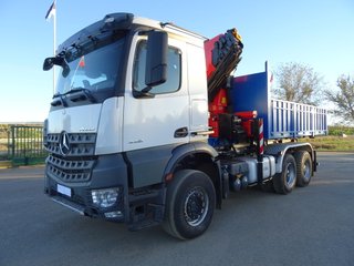 Mercedes AROCS 33 51--CAMIONES CON GRUA