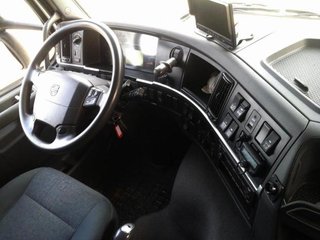 Volvo FM 300--CAMIONES CON GRUA