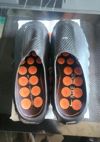 Chanclas Nike Negras y Naranjas