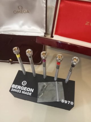 Lotto Orologi: Scatole Omega, Zenith e Bergeon