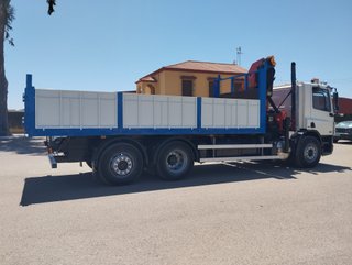 DAF CF 75 310--CAMIONES CON GRUA