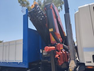 DAF CF 75 310--CAMIONES CON GRUA