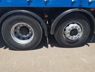 DAF CF 75 310--CAMIONES CON GRUA