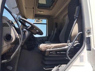 DAF CF 75 310--CAMIONES CON GRUA