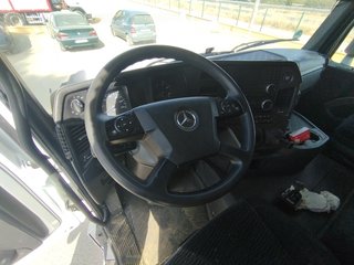 Mercedes ANTOS 26 400--CAMIONES CON GRUA