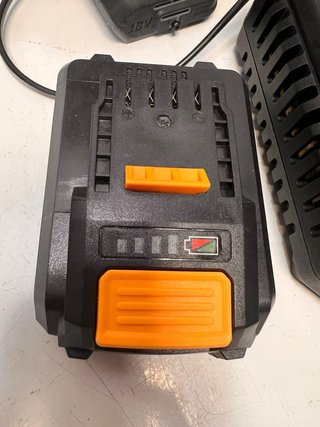 Atornillador Titan Brushless + Cargador y batería