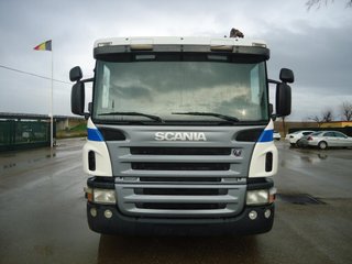Scania P 360--CAMIONES CON GRUA