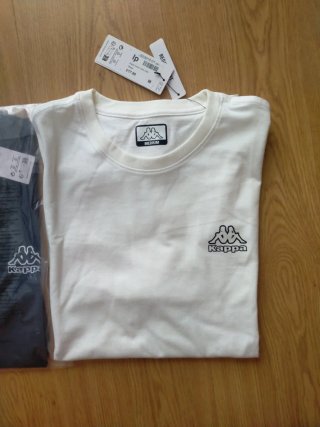 Camisetas Kappa Blancas y Negras Nuevas