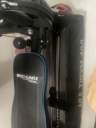 Máquina de gimnasio con pesas