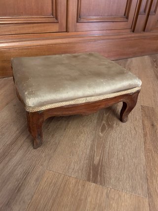 Poggia piedi in legno fine 800 antiquariato