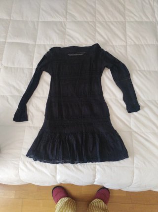 Vestido negro manga larga encaje
