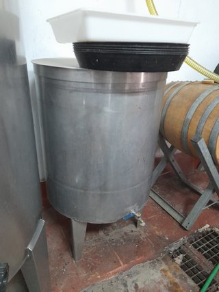 Prensa Bodega Vino Cerveza