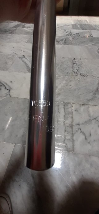 Manillar de bicicleta plateado