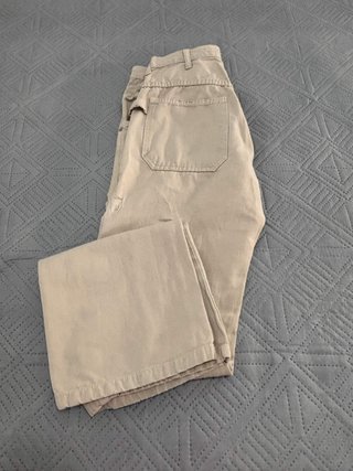 Pantalón beige con doble rodilla