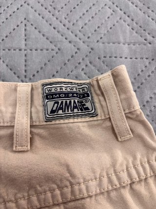 Pantalón beige con doble rodilla