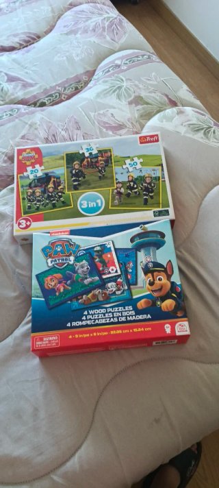 Pacchetto 2 Puzzle di Paw Patrol e Vigili del Fuoco