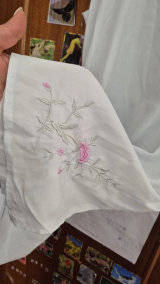 Camicia da notte in seta ricamata
