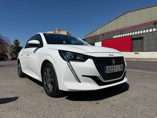 Peugeot 208 2021