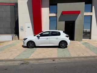 Peugeot 208 2021