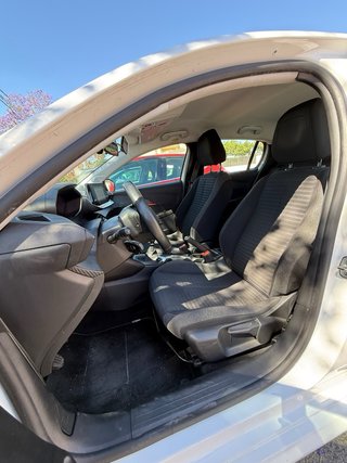 Peugeot 208 2021