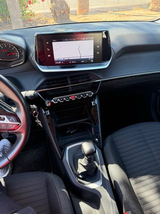 Peugeot 208 2021