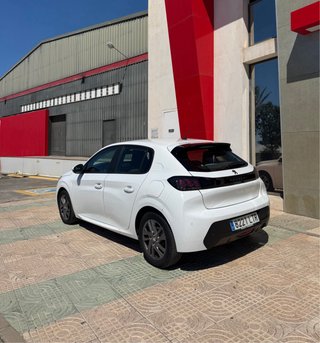 Peugeot 208 2021