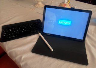 Lenovo Tab + Lápiz + funda con teclado