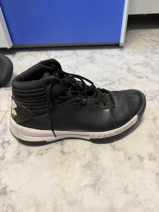 Zapatos de Baloncesto Jordan y Under Armour