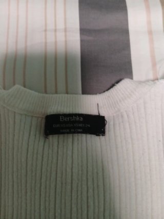 Camiseta blanca de manga larga