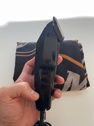 Máquina de cortar el pelo Marca Moser negra